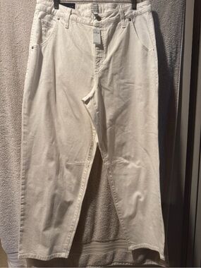 Banana Republic White Mid-Rise Barrel Jeans size 14